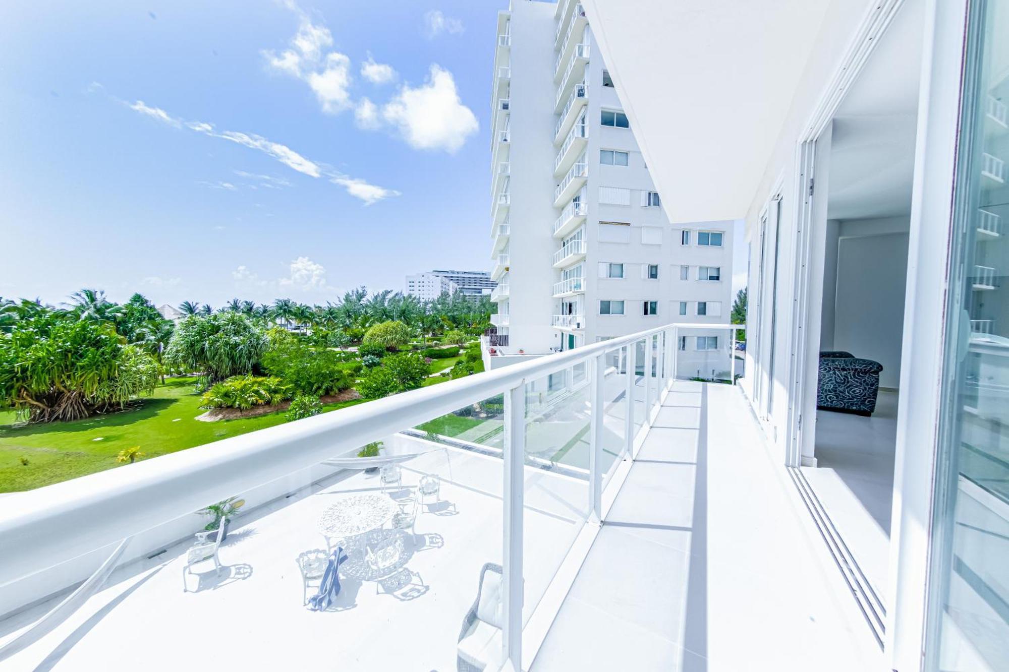 New Beachfront Luxury Apartments Cancun Exterior photo